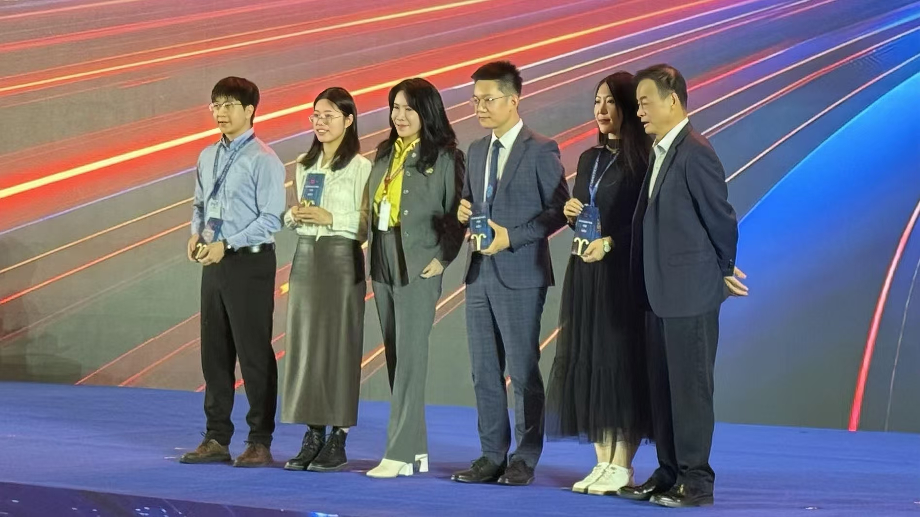 倍頭條 | 倍杰特董事長權秋紅受邀出席2024證券時報·新財富雜志分析師年會頒獎禮 